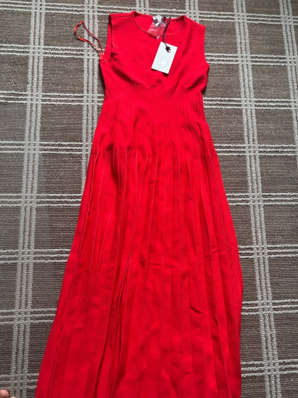 New with tags STAUD Elyse Dress Red Sleeveless Pleated Women’s Dress size Small
